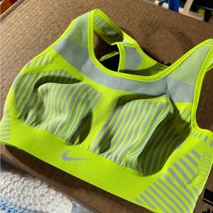 Nike FlyKnit Sports Bra | Women’s S